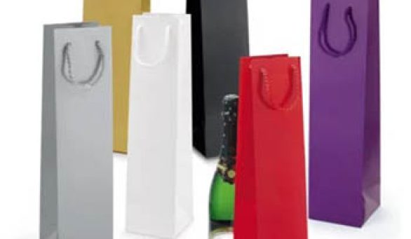 bolsa-papel-charol-con-asas-botellas