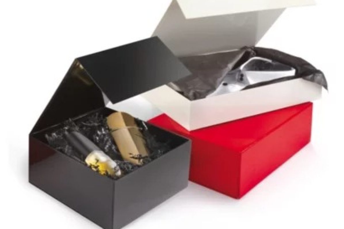 caja-regalo-charol-con-cierre-iman