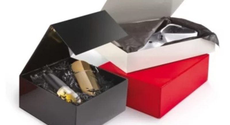 caja-regalo-charol-con-cierre-iman