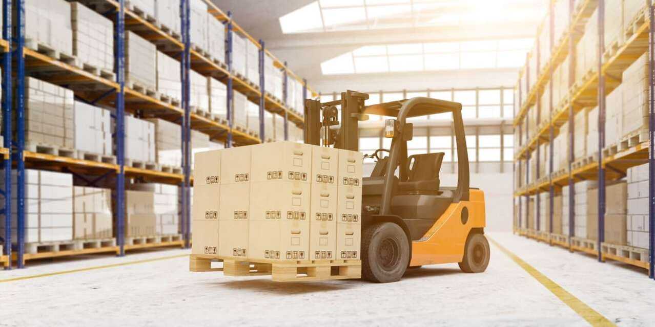 L'équipement nécessaire pour la manutention en entrepôt B2B