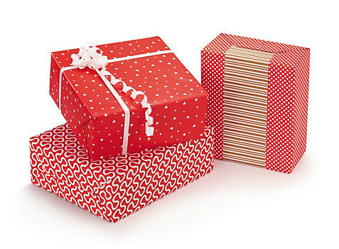 Papel de regalo blanco y rojo para San Valentín